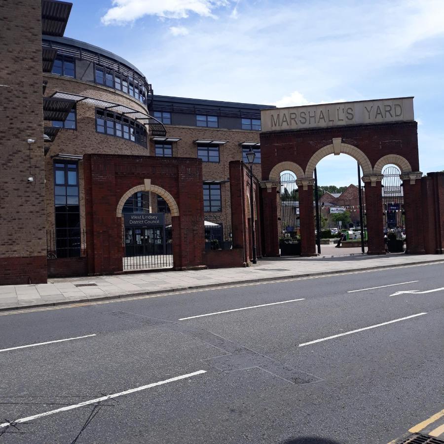 83 Church Street Gainsborough Exterior photo