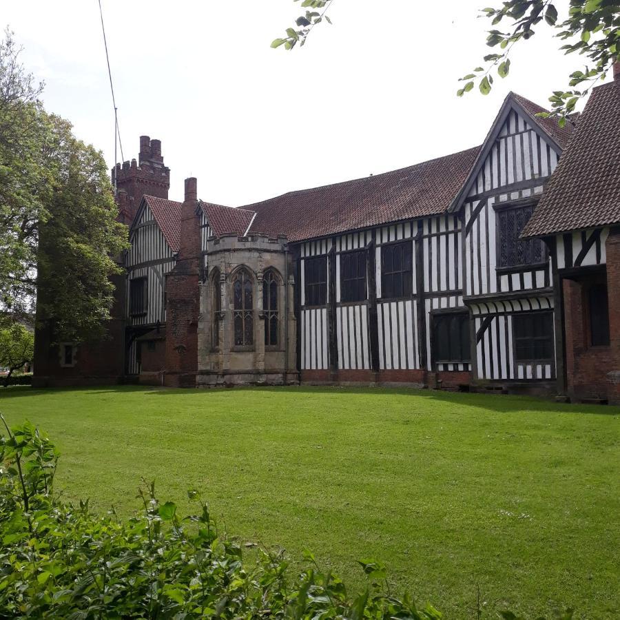 83 Church Street Gainsborough Exterior photo